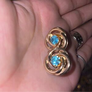 Vintage 50’s Elegant Gold Tone and Blue rhinestone Swirl Earrings screw-back
